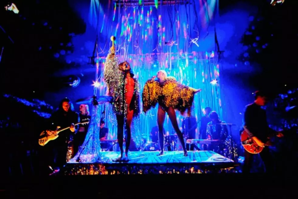 The Flaming Lips and Miley Cyrus Cover the Beatles’ During 2014 Billboard Music Awards